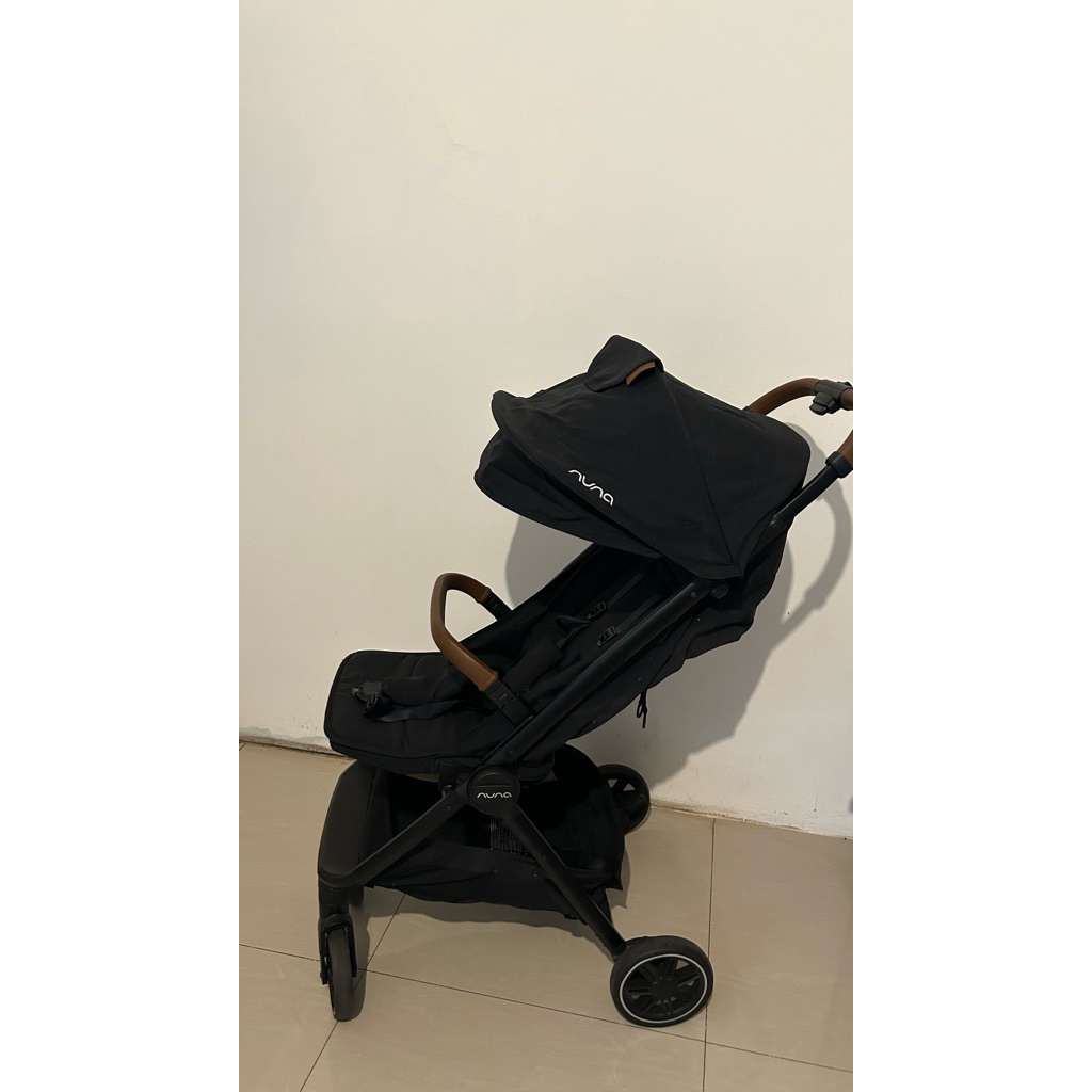 Nuna Stroller (Preloved)