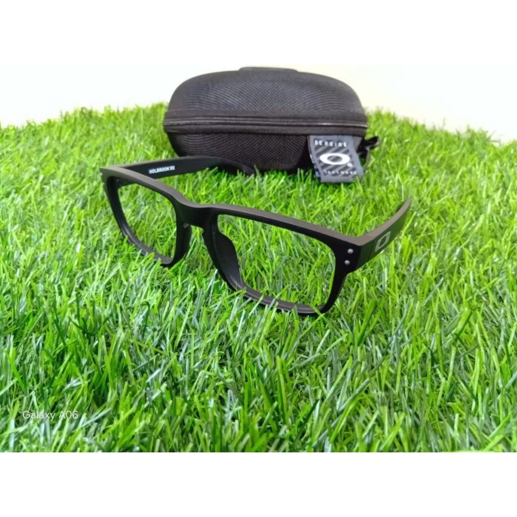 kacamata OAKLEY HOLBROOK original EX DISPLAY