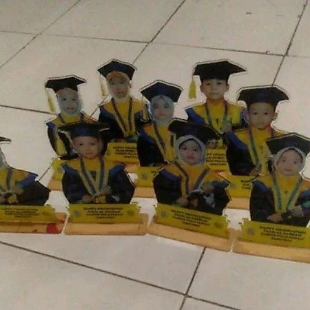 Piala wisuda TK Akrilik