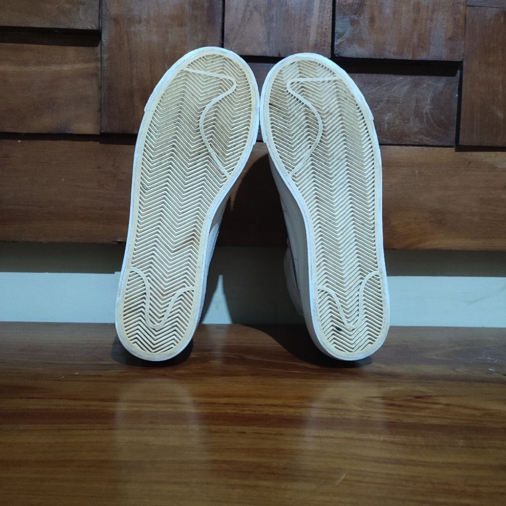 sepatu nike blazer mid 77