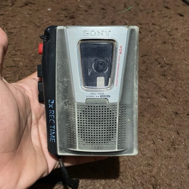 Pemutar Cassete Walkman Sony TCM-20DV Perekam Suara Jadul