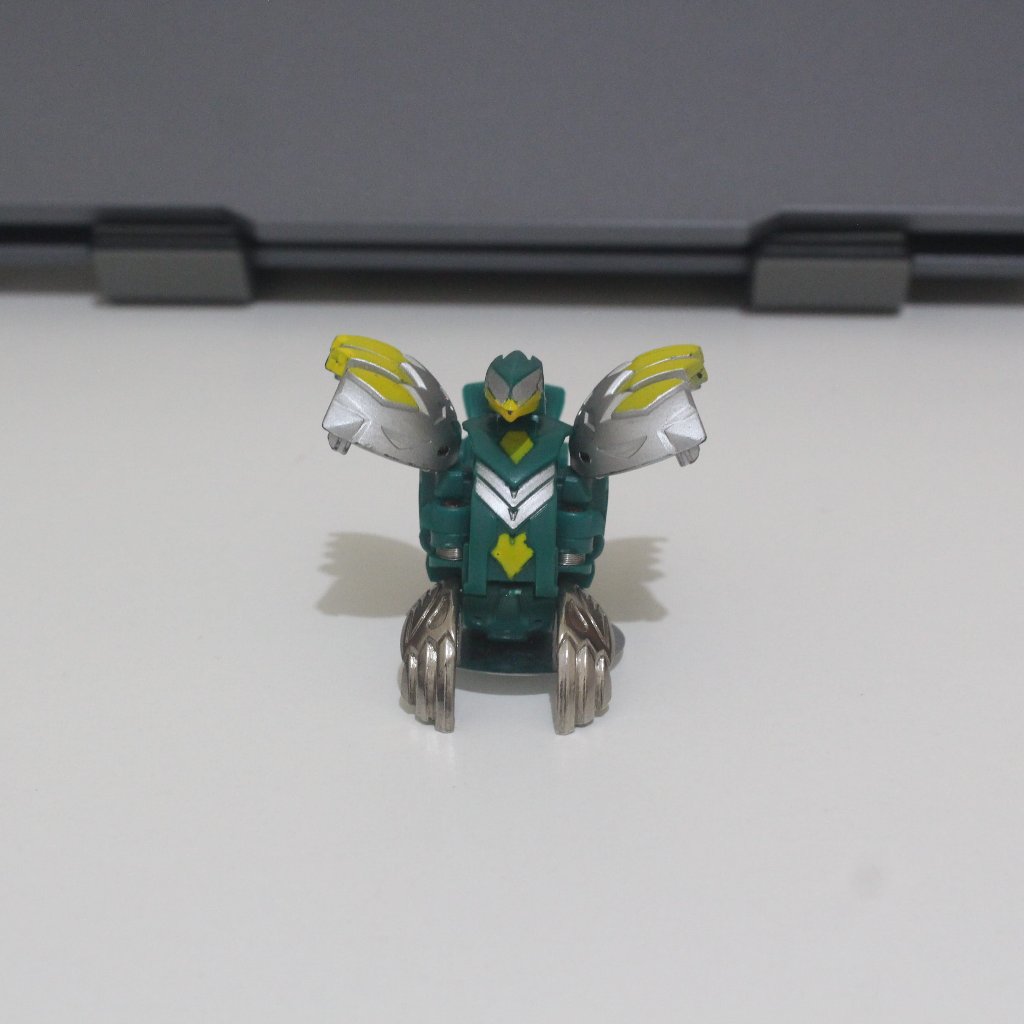 Bakugan Bakutech Tri Falco (B)