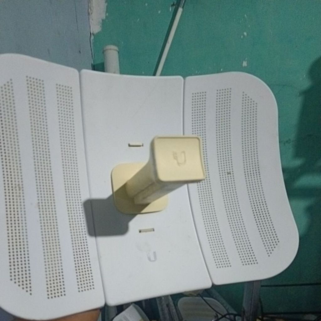 Ubiquiti LBE M5 23 LiteBeam M5 Bekas / Litebeam M5 Bekas