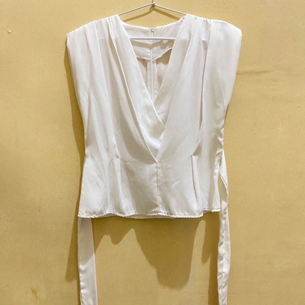 [PRELOVED] Baju Putih Polos / Baju Putih Blouse / Blouse Putih