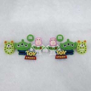 Jibbitz Shoe Charms Pin Sandal Crocs Hiasan Sendal Kartun Populer Toy Story One Piece Pochacco Lotso