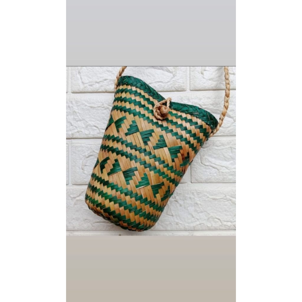 tas purun / tas selempang / tas purun khas kalimantan
