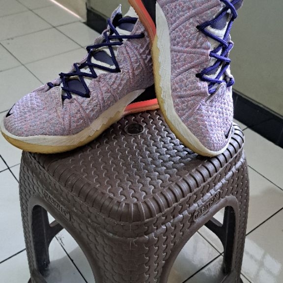Sepatu Basket NIKE LEBRON 18 'Graffiti' ORIGINAL
