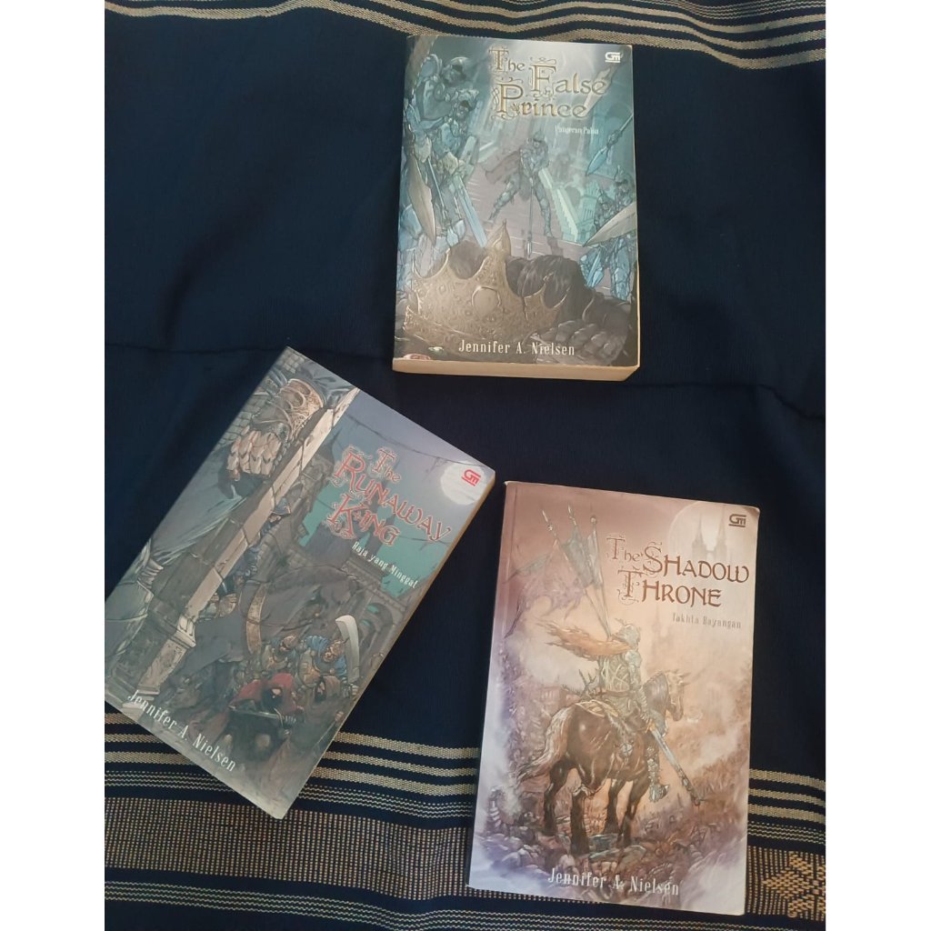 [PRELOVED] Bundle Trilogi The False Prince - Jennifer A. Nielsen
