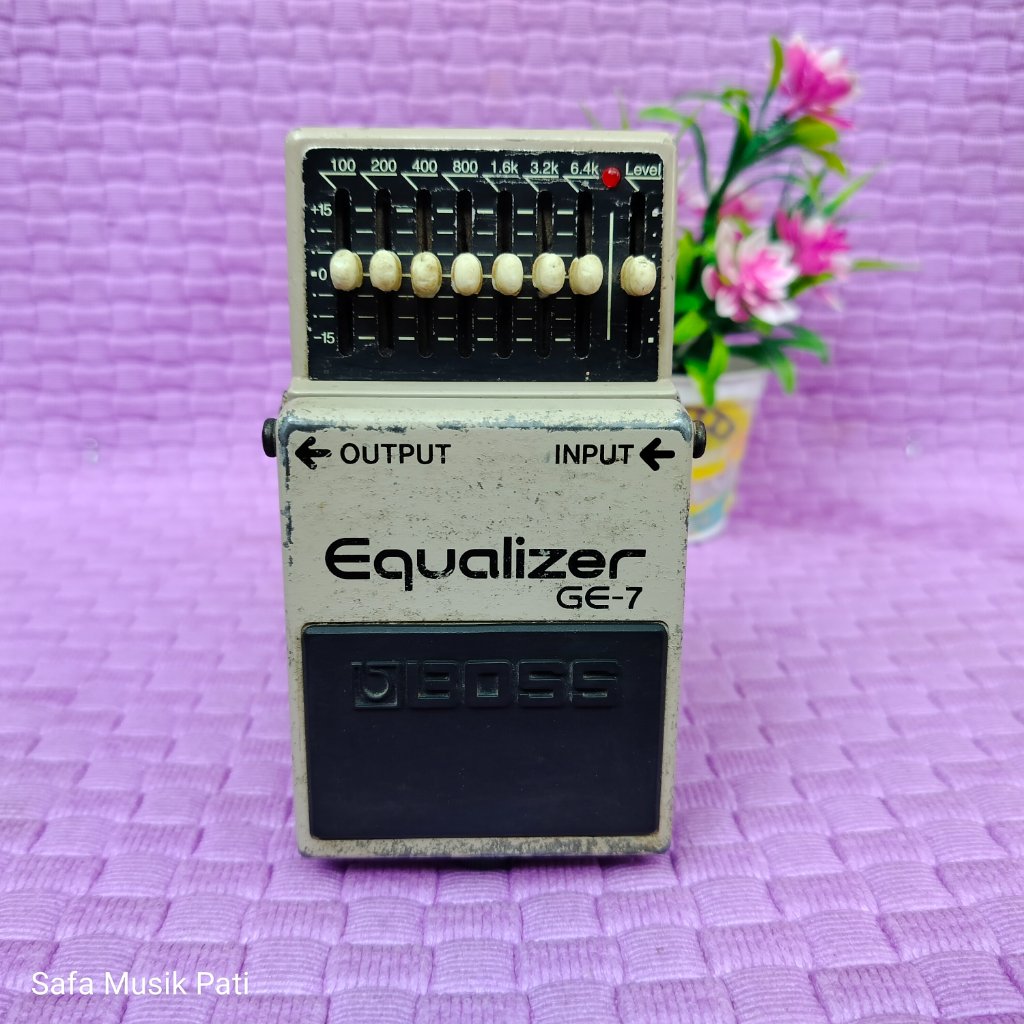 BOSS Equalizer GE-7 Efek Gitar Second, Normal Original, No Minus, Kondisi Seperti Di Foto, Terawat
