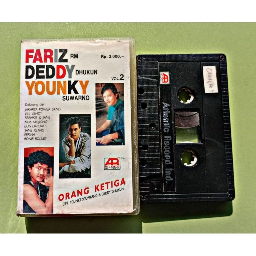 Kaset pita : FARIZ RM, DEDDY DHUKUN, YOUNKY SUWARNO.