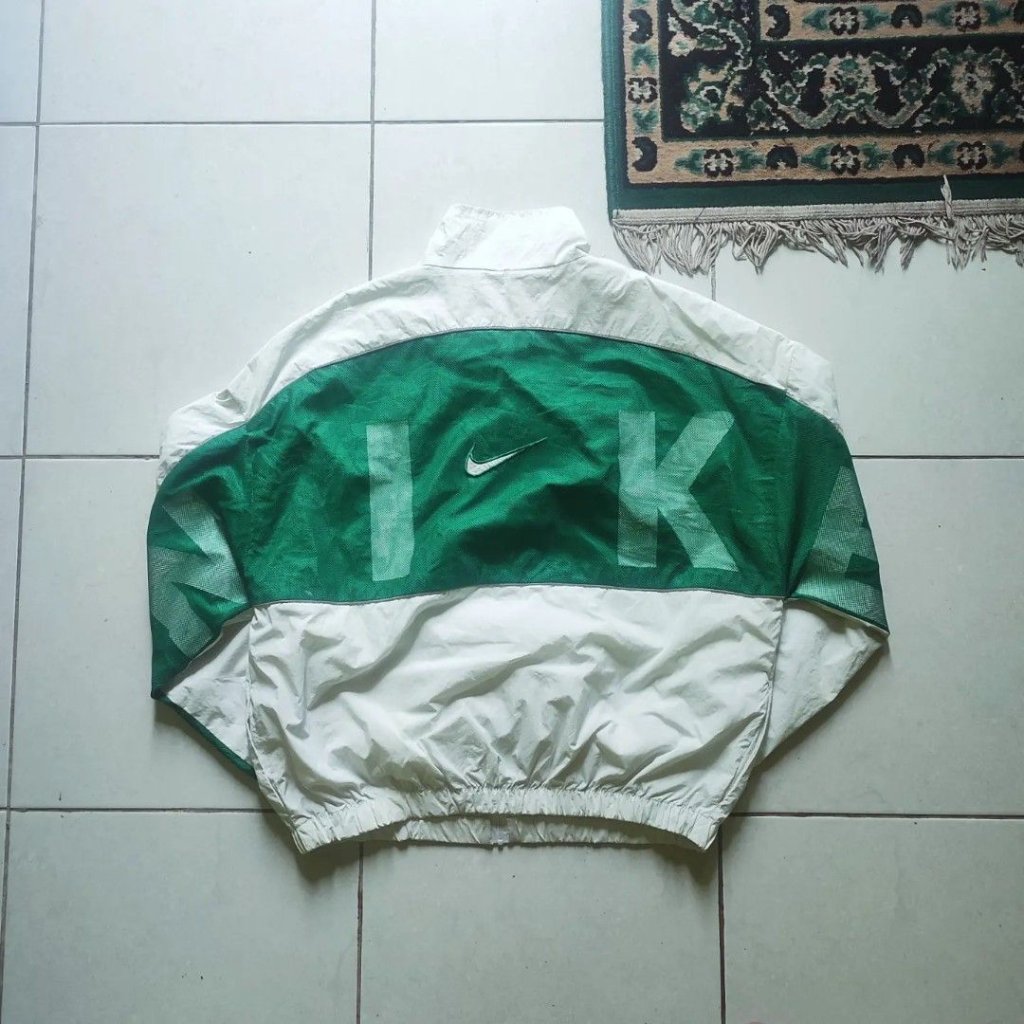 Nike vintage big spellout logo windbreaker jacket