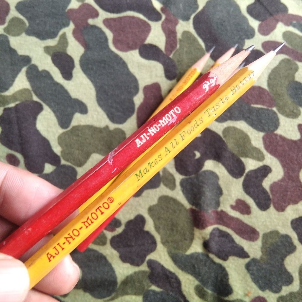 

Pensil Jadul Jaman Oshin Souvenir Ajinomoto Merk Jadul Pensil Jadul Ajinomoto Potlot Lawasan Sekolah 80an Retro Look Antik Vintage Oshin Jepang