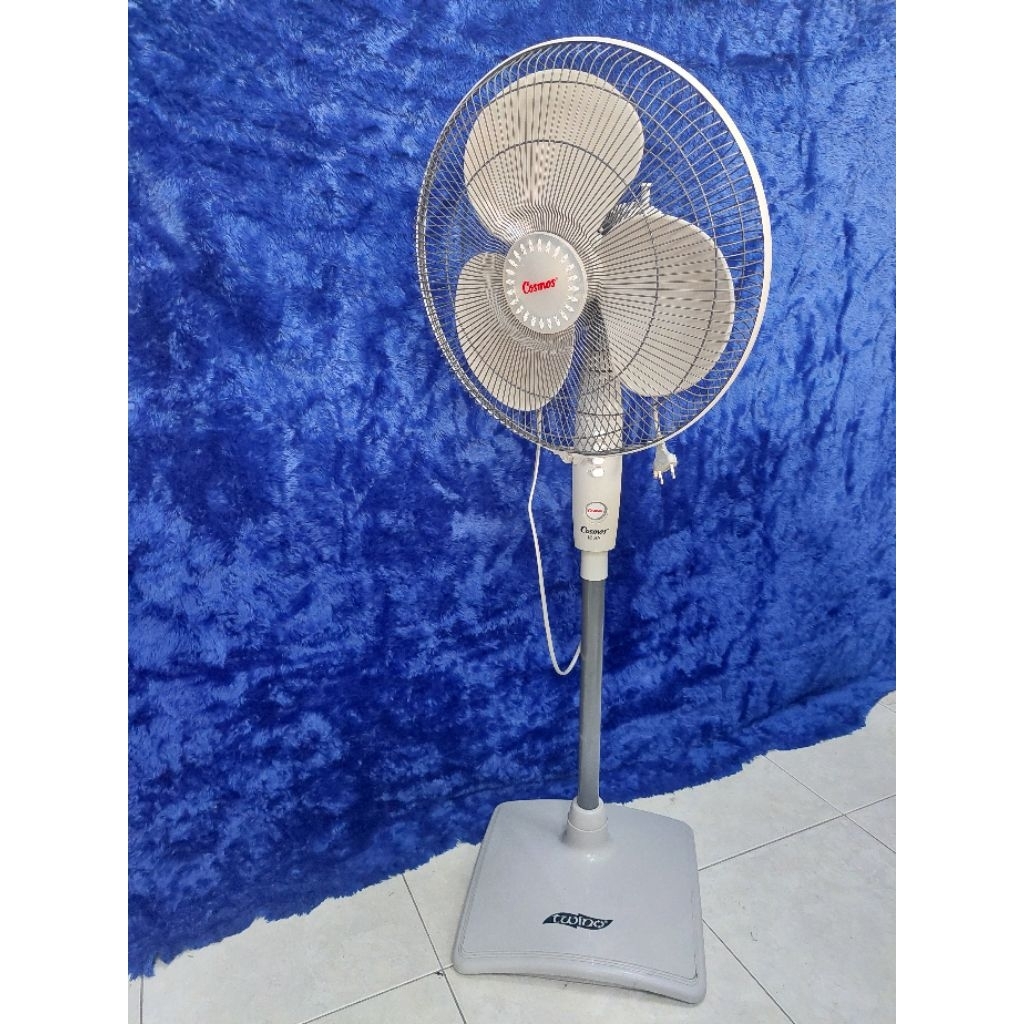 Kipas Angin Berdiri Cosmos 16 SN
