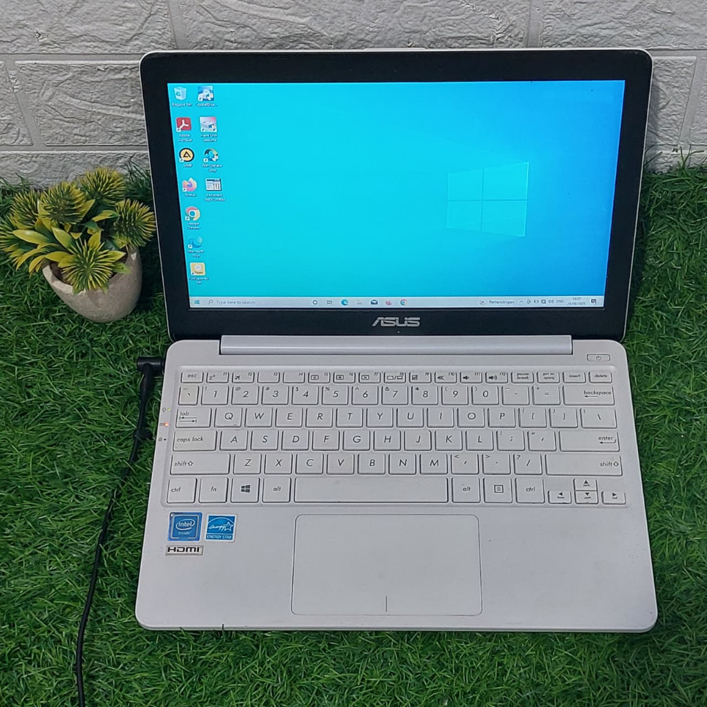 ASUS E203MAH INTEL CELERON N4000 RAM 4GB SSD 128GB