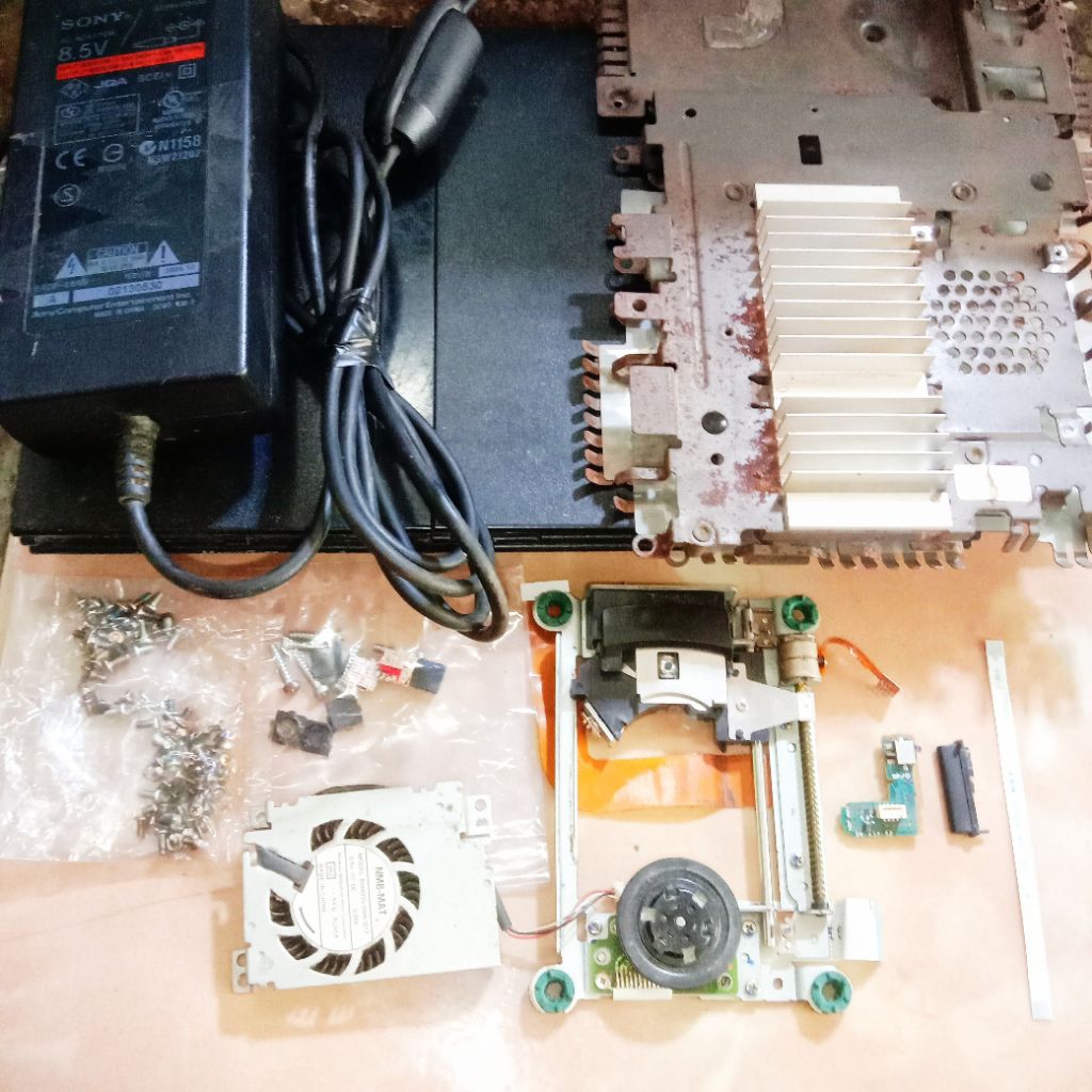 optik ps2 slim seri 7 / adaftor ps2 slim seri 7 / kesing ps2 slim seri 7 / kipas PS2 slim / besi ps2