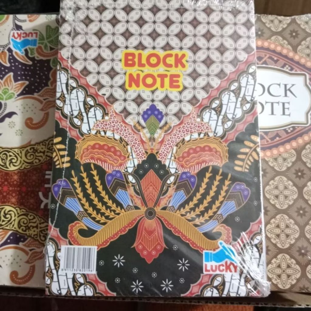 

[GROSIR] READY STOCK NOTEBOOK Motif BATIK souvenir notebook digunakan untuk berbagai acara / event ; pernikahan, seminar, acara kampus, pelatihan