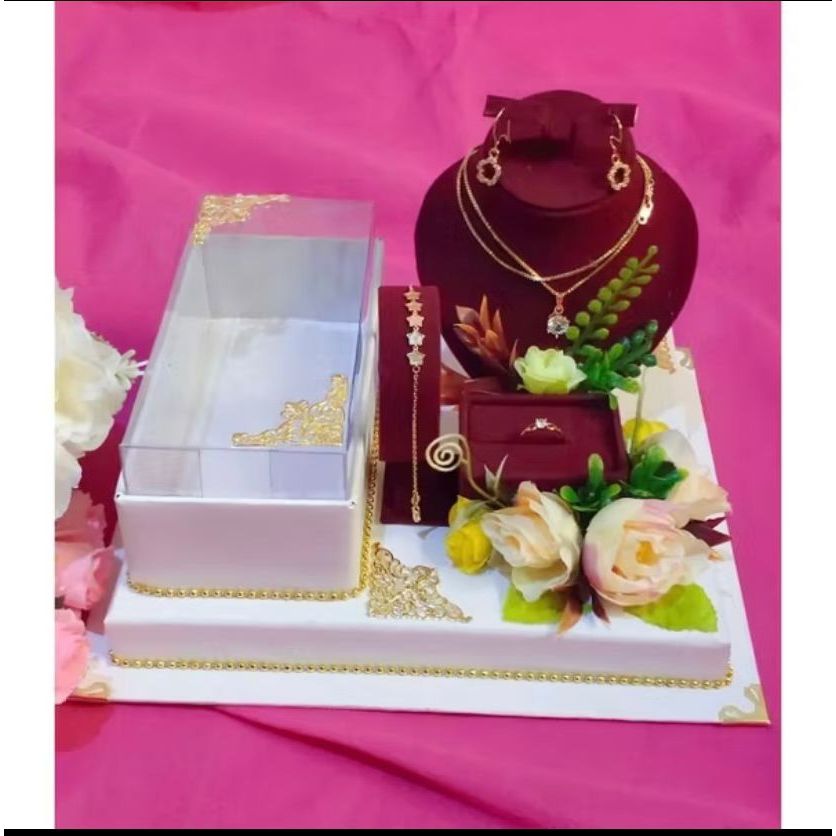 

Kotak Seserahan Kalung Warna Merah set