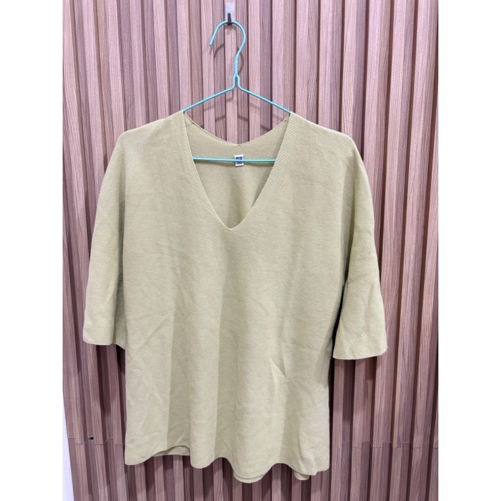Baju rajut wanita uniqlo preloved