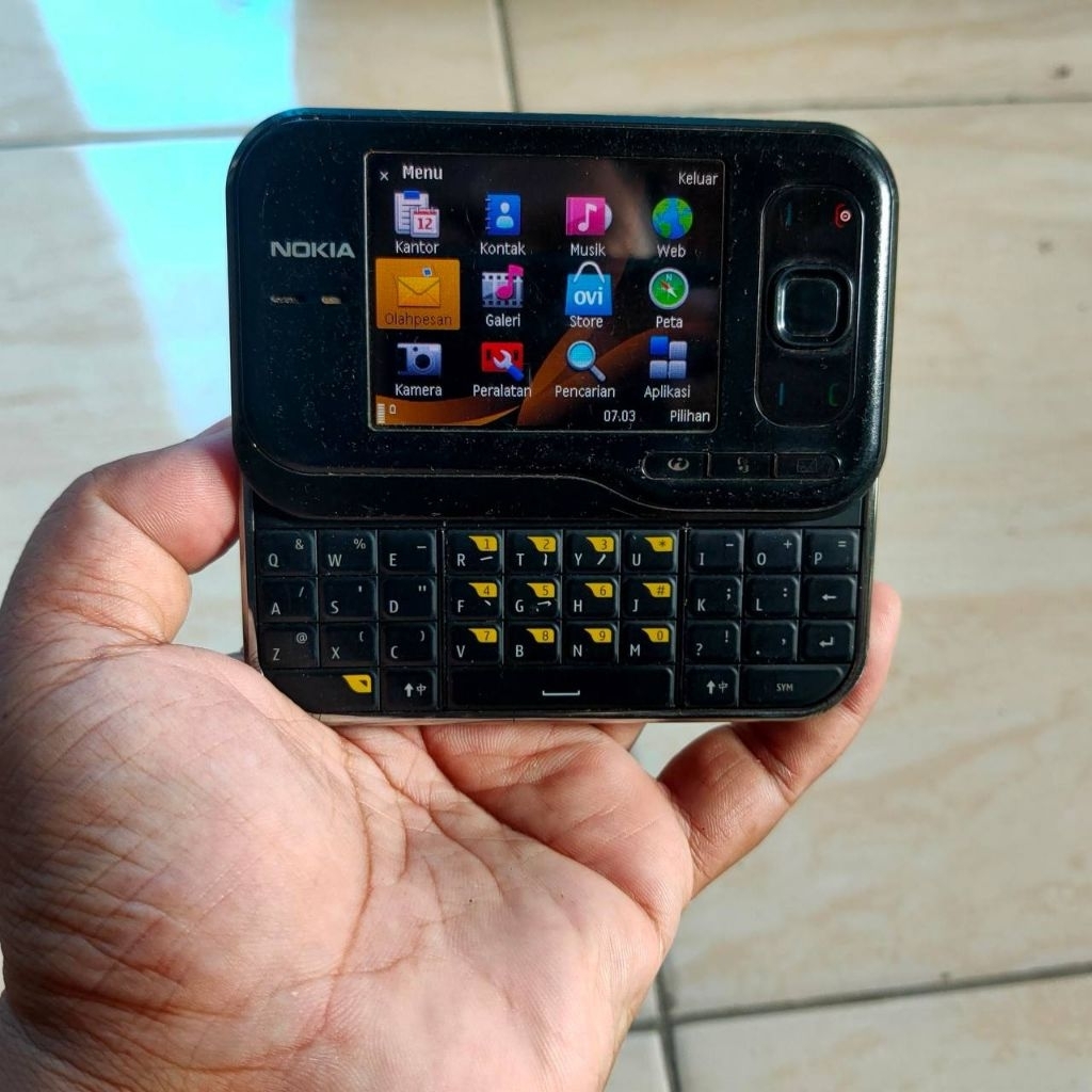 Nokia 6760s hp jadul unik buat koleksi