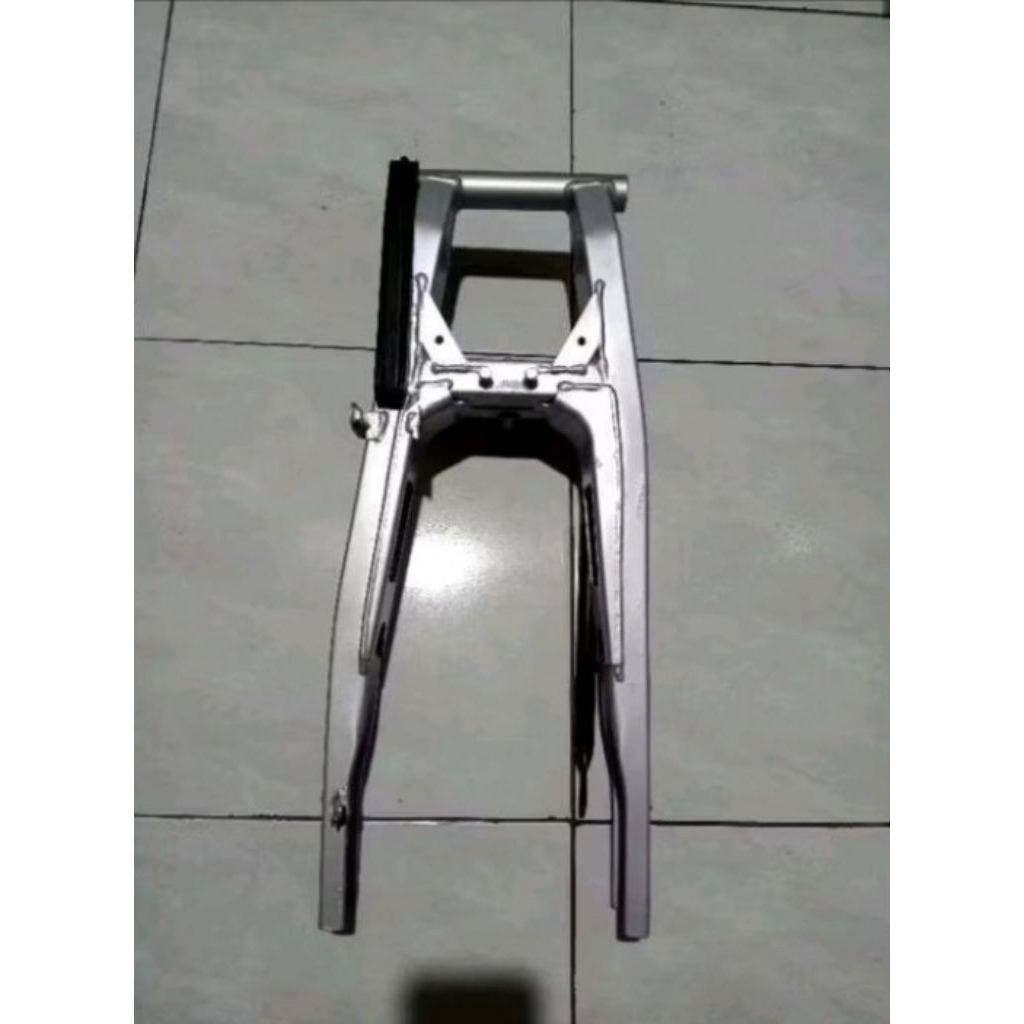 Yamaha Swing Arm Ayunan Sasis Vixion Old Asli Original Yamaha Siap Pasang untuk Motor Yamaha Vixion 