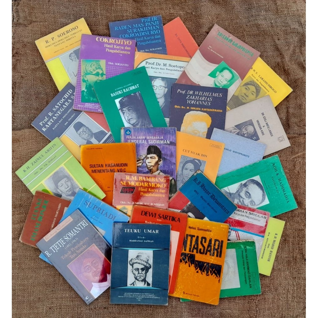 Pahlawan Nasional SATOCHID K. Cut Nyak Din, Cokrojiyo, Ki Hajar Dewantara, K.H. ZAINUL ARIFIN, SULTA