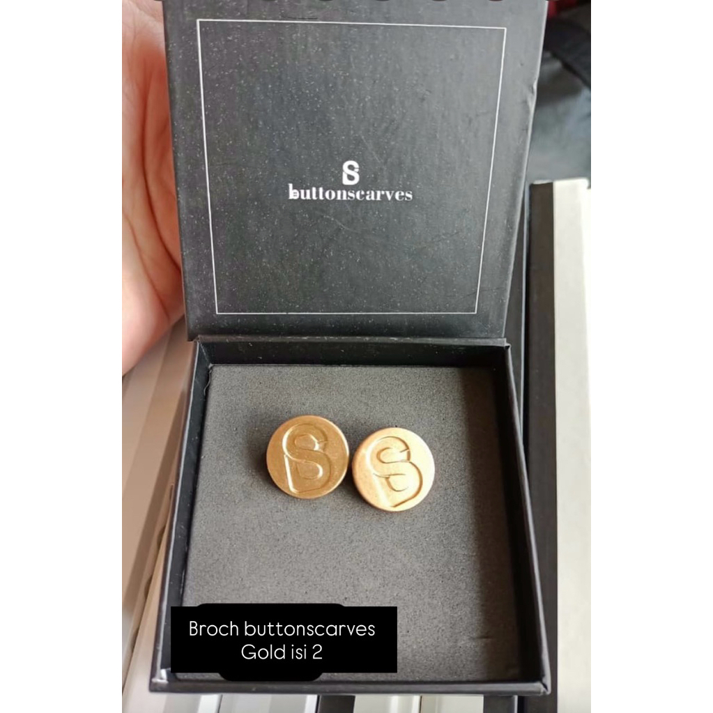 Brooch Buttonscarves gold(box)
