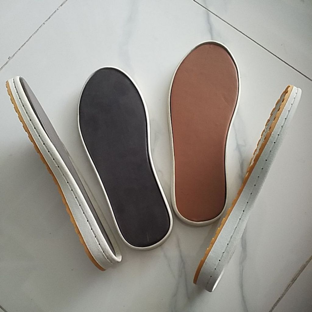 Alas sepatu ato sandal untuk dirajut