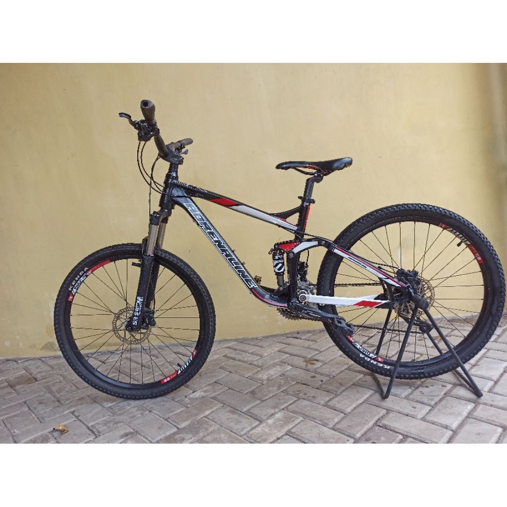 sepeda ADRENALINE XC 2 rakitan
