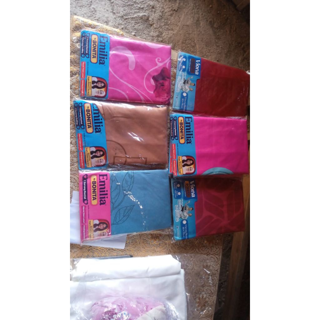 sarung bantal bonita