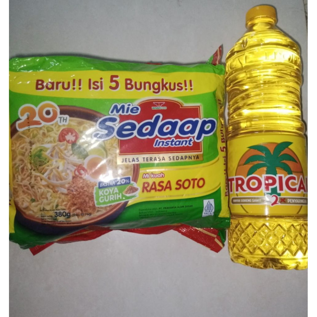 

Paket sembako (minyak goreng/mie)