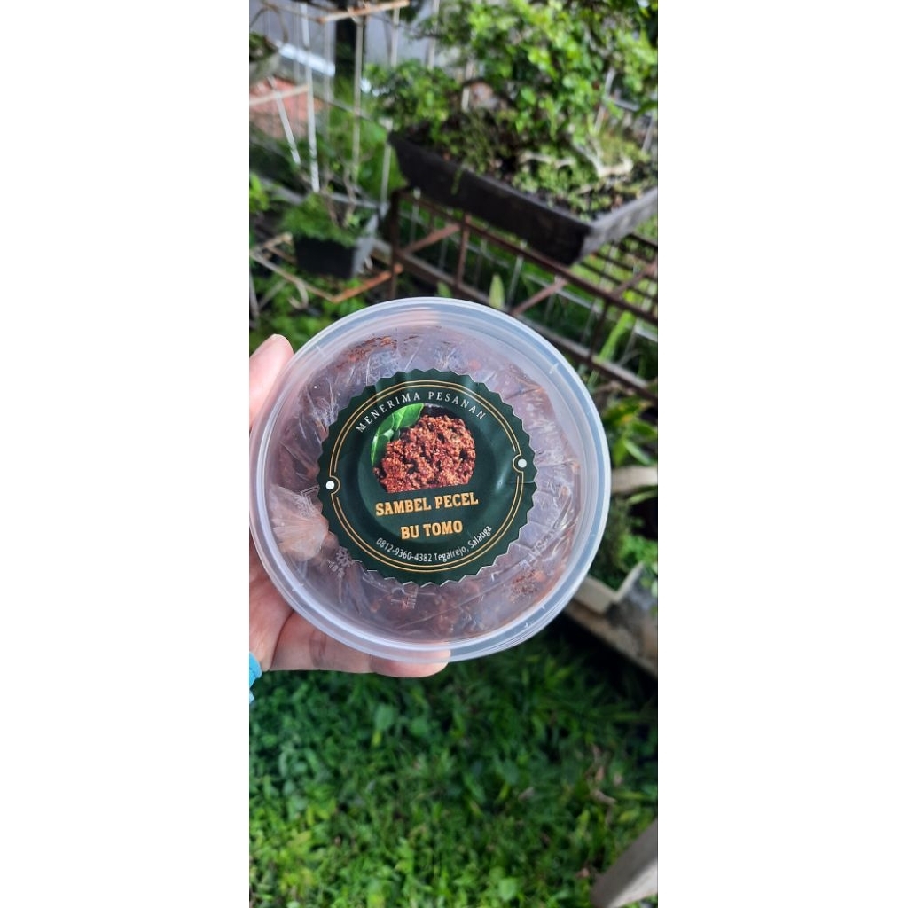 

Sambel Sambak pecel Kediri 250gr dan 200gr Pedas, asin, daun jeruk terasa