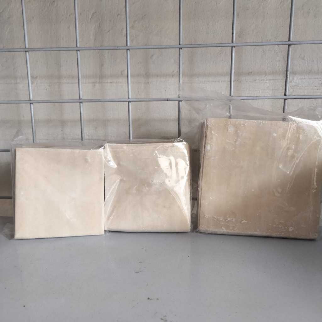 

kulit pangsit ukuran 8cm & 10cm