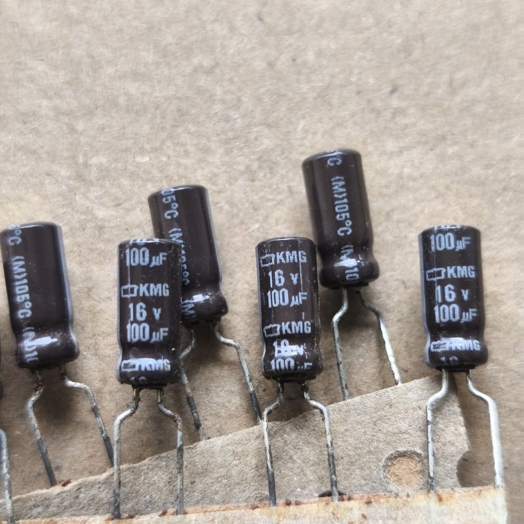 ELCO 100UF 16V / 100 UF 16 V