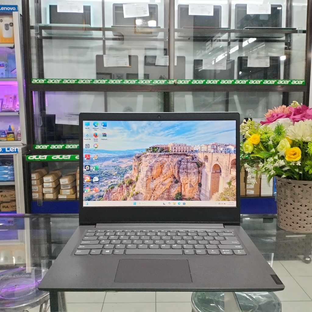 LAPTOP LENOVO V14-ADA normal BERGARANSI