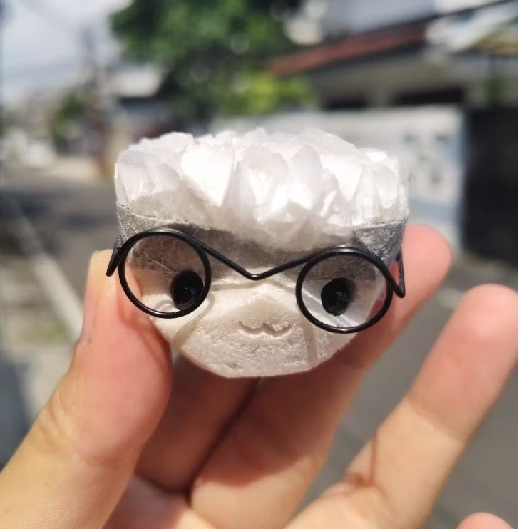 Hedgie Orange Calcite UV Reactive