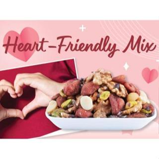 

250gr Strawberry Pistachio Trail Mix (cacao nibs,pistachio,strawberry,macadamia,pecan,walnut)