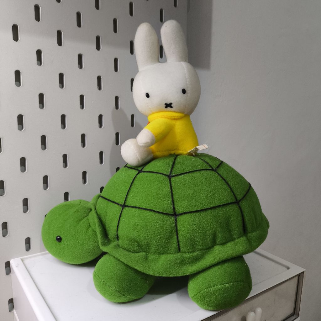 boneka miffy rare / boneka miffy with turquoise