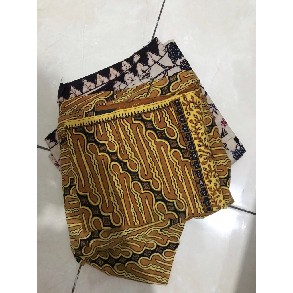 kain sarung plus selendang danar Hadi preloved