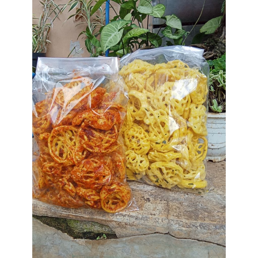 

Star+ SEBLAK FOOD seblak krupuk mie pedas daunjeruk isi 1.kg seblak krupuk pedo kuning
