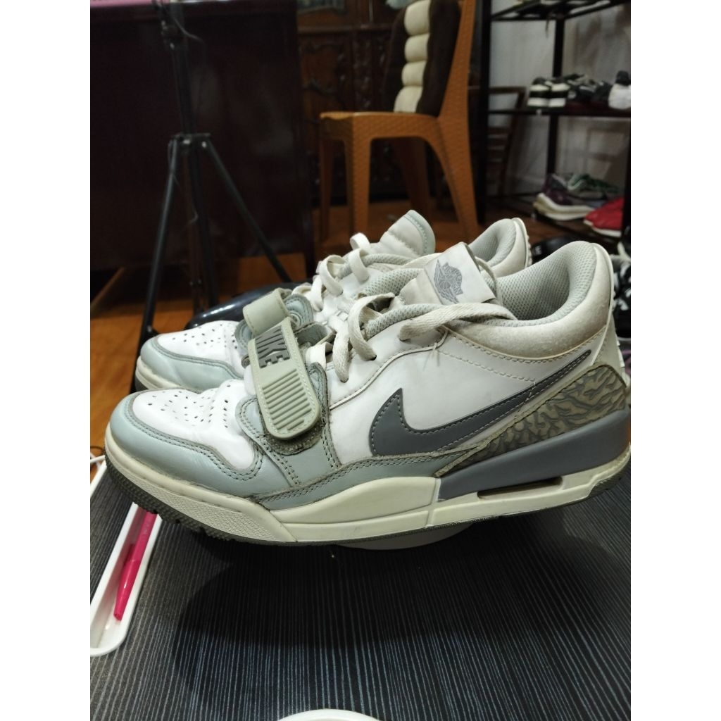 Sepatu second Branded