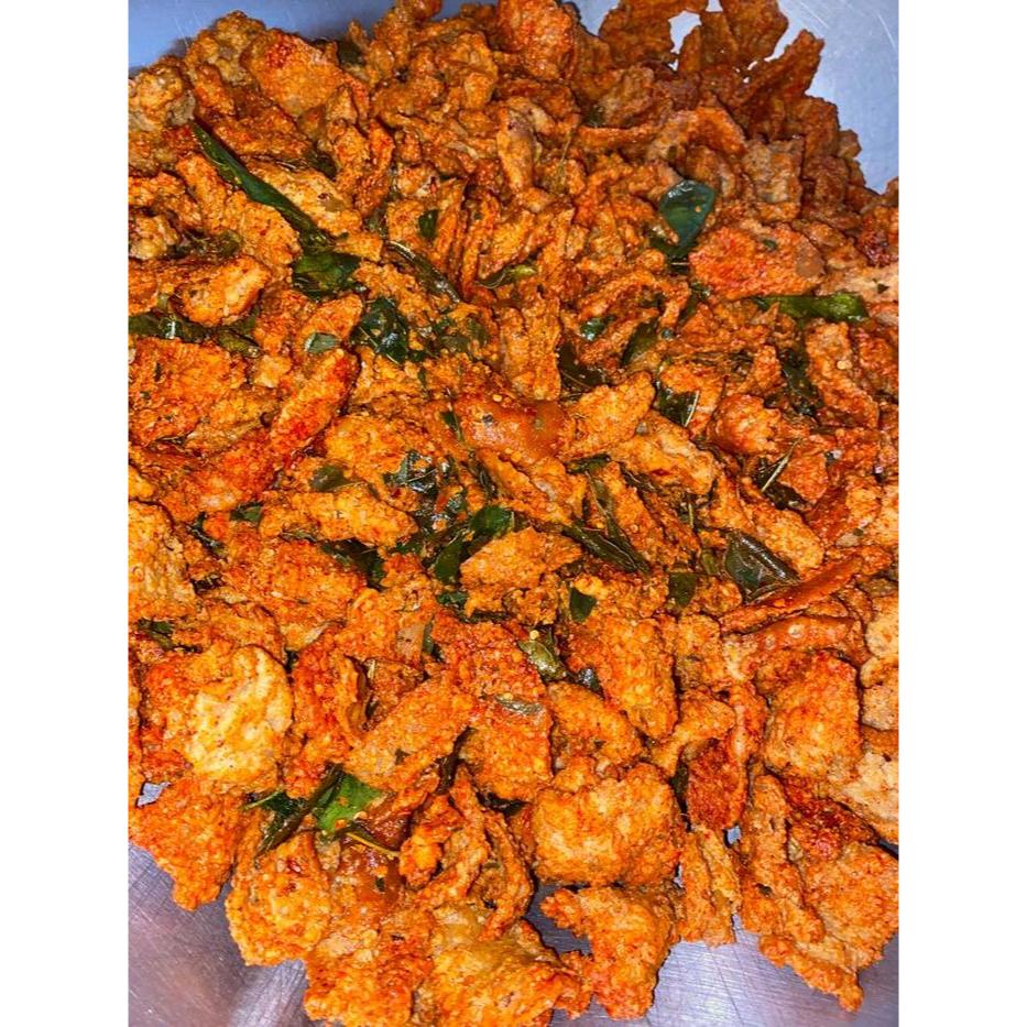 

KERIPIK KULIT AYAM KRISPI PEDAS JERUK 1KG CEMILAN FOOD