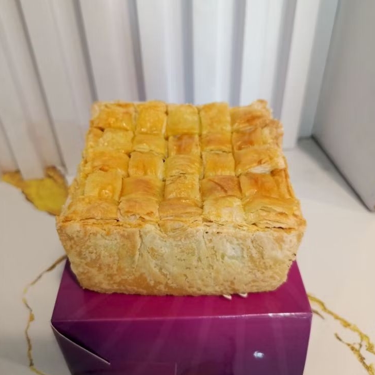 

Browcheese Pastry Golden France