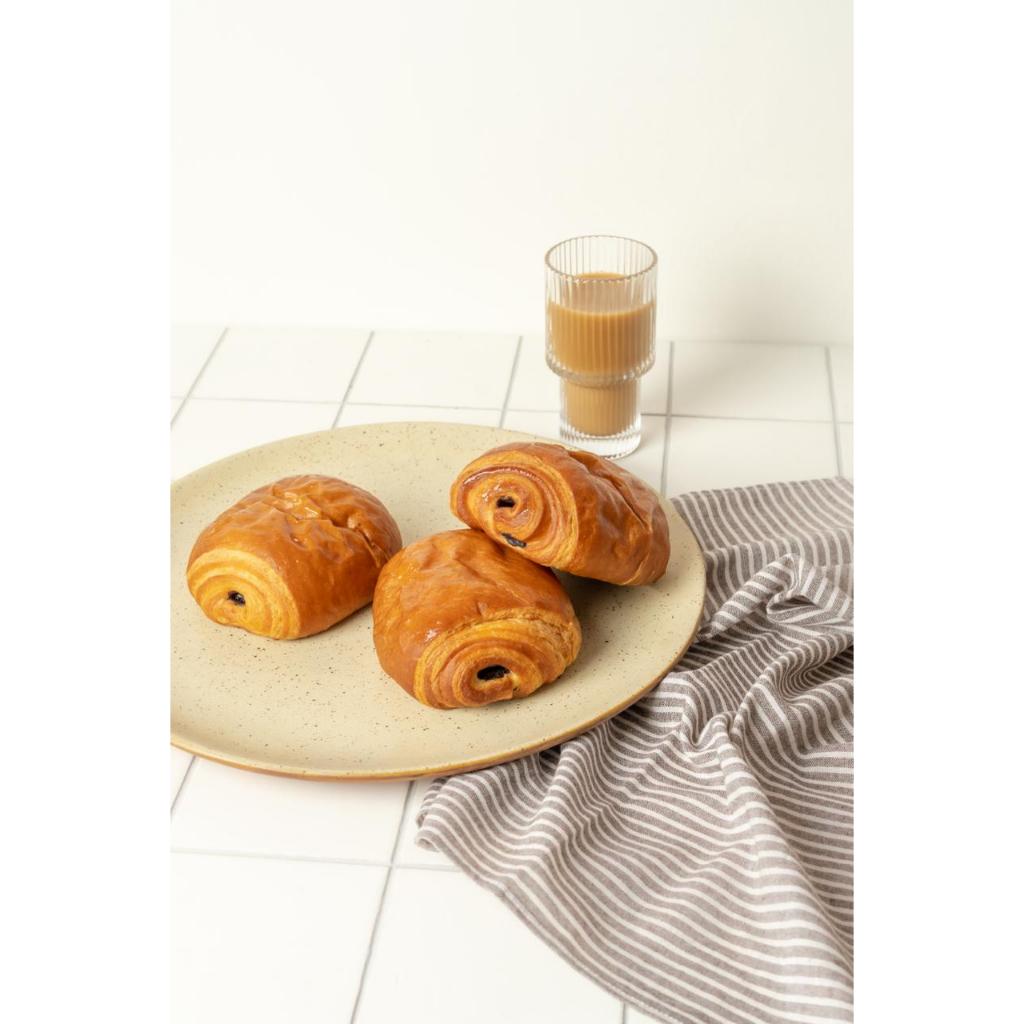 

Croissant Chocolate (Croissant dengan isian cokelat premium)