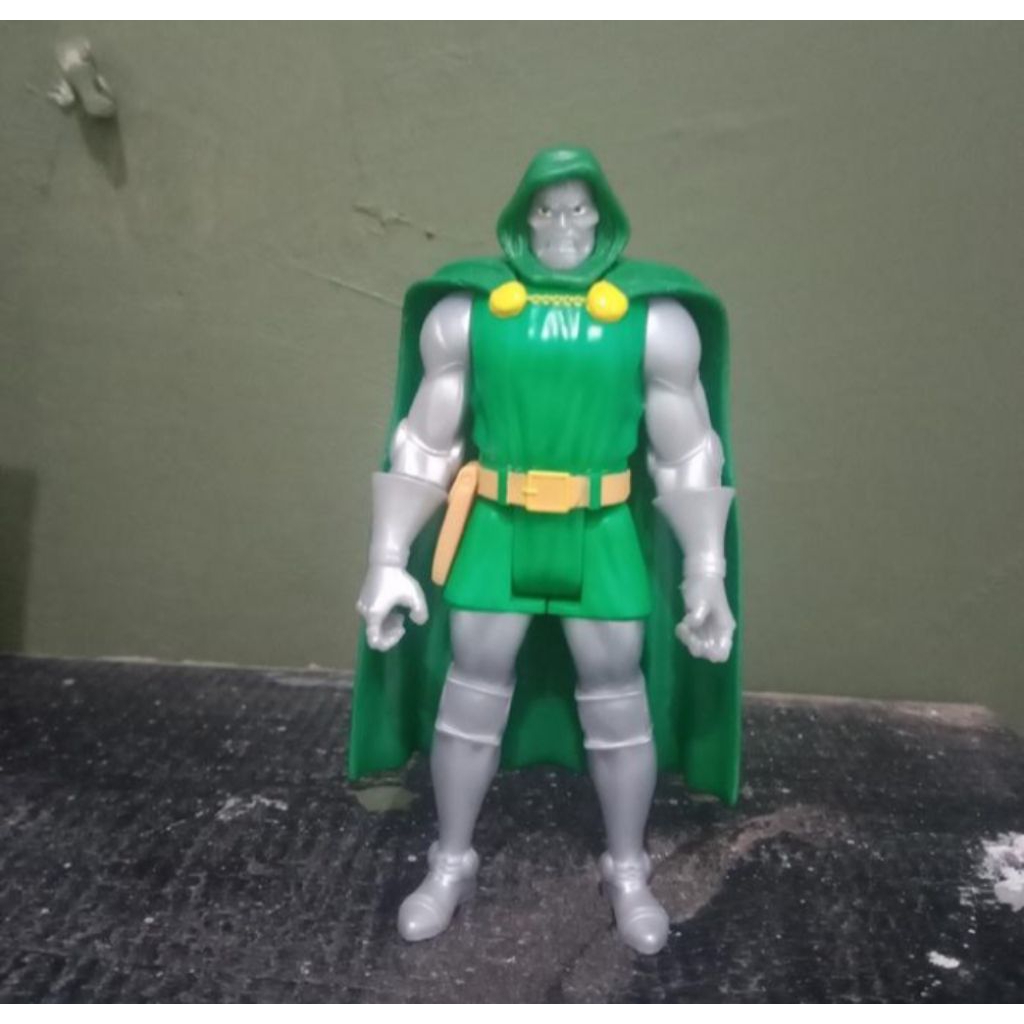 Marvel legends kenner Dr doom