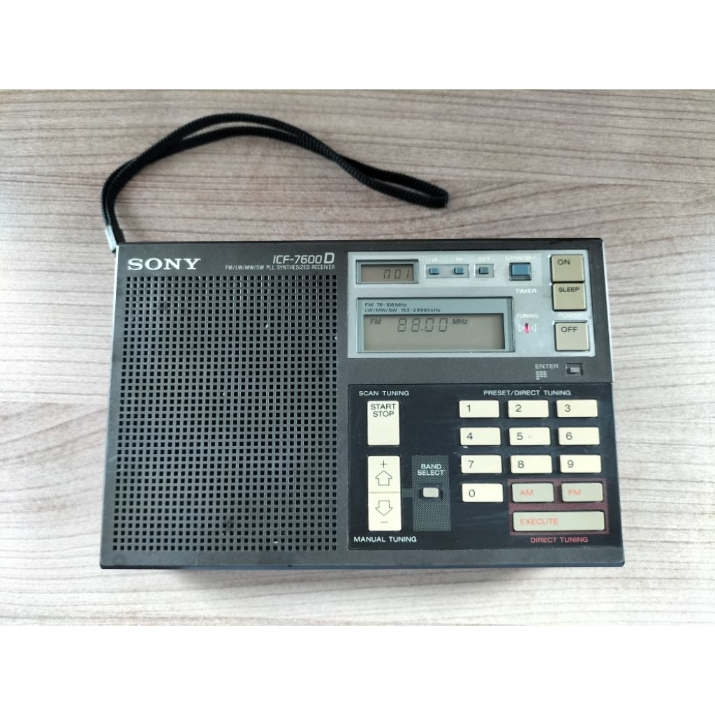 Di Jual Sony Radio ICF-7600D FM LW SW MW Sythesized Receiver Made in Japan Antik 1980 an