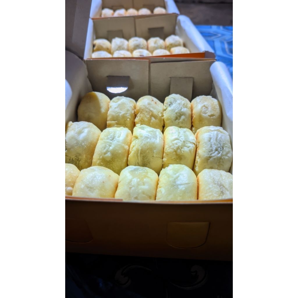 

Bakpia 4 Sekawan Isi 15 (Rasa Mix Keju Kacang Hijau)