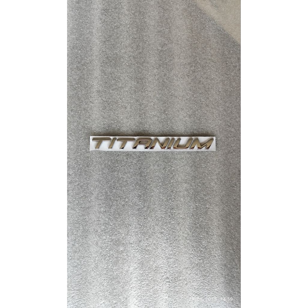 Emblem TITANIUM Ford Ecosport