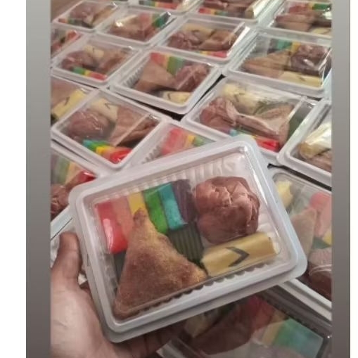 

aneka Snack untuk acara keluarga kue basah.jajanan pasar