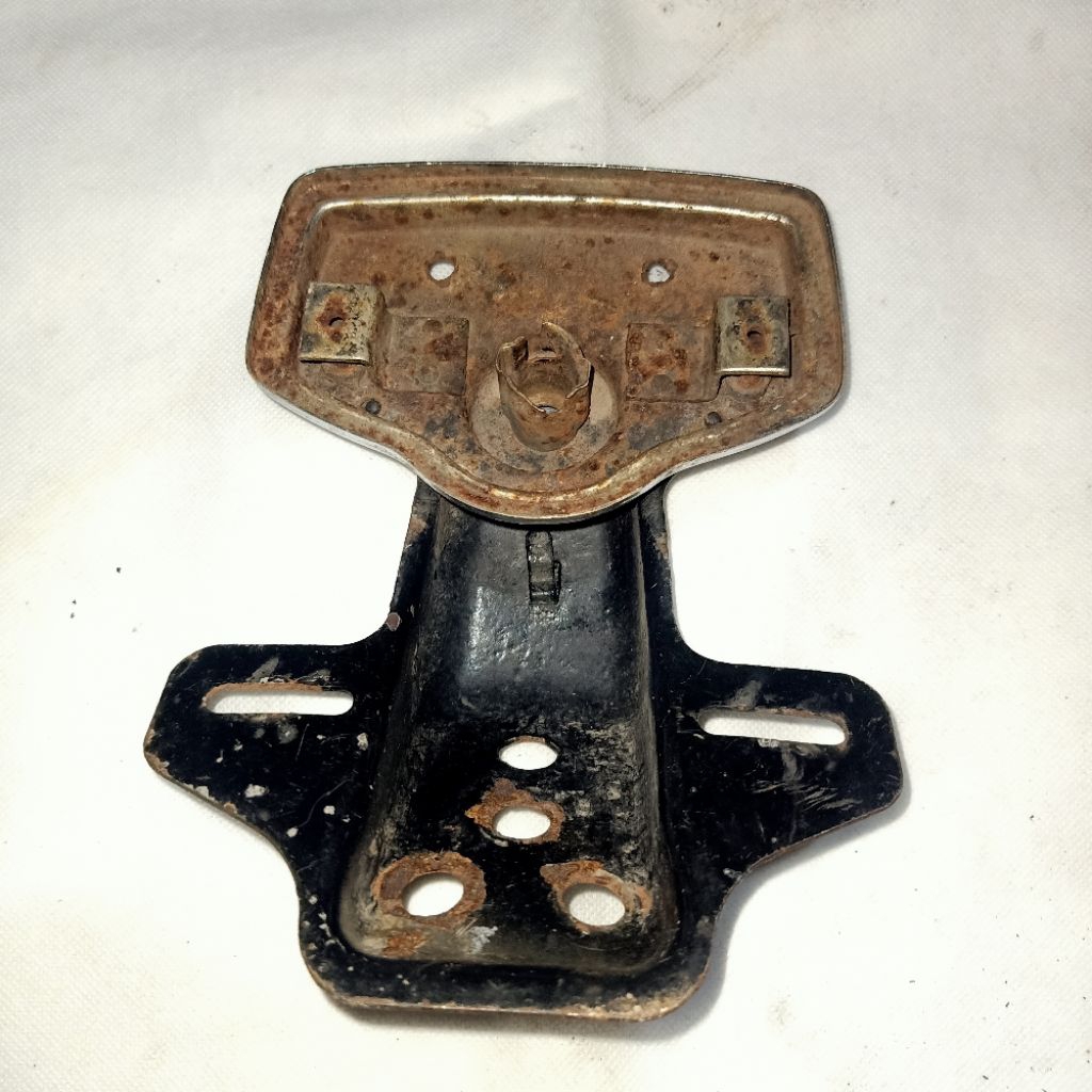 pangkon breket braket dudukan plat stoplamp lampu belakang Honda CB 125 GL100 GL100 Platina CBK5 CB 