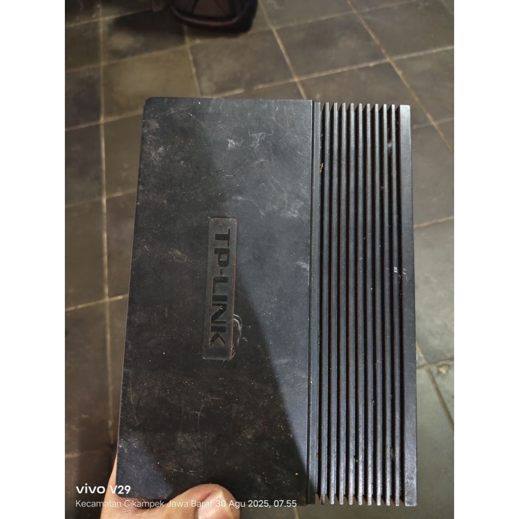 Switch Hub TP Link 16 Port Mati 2Port